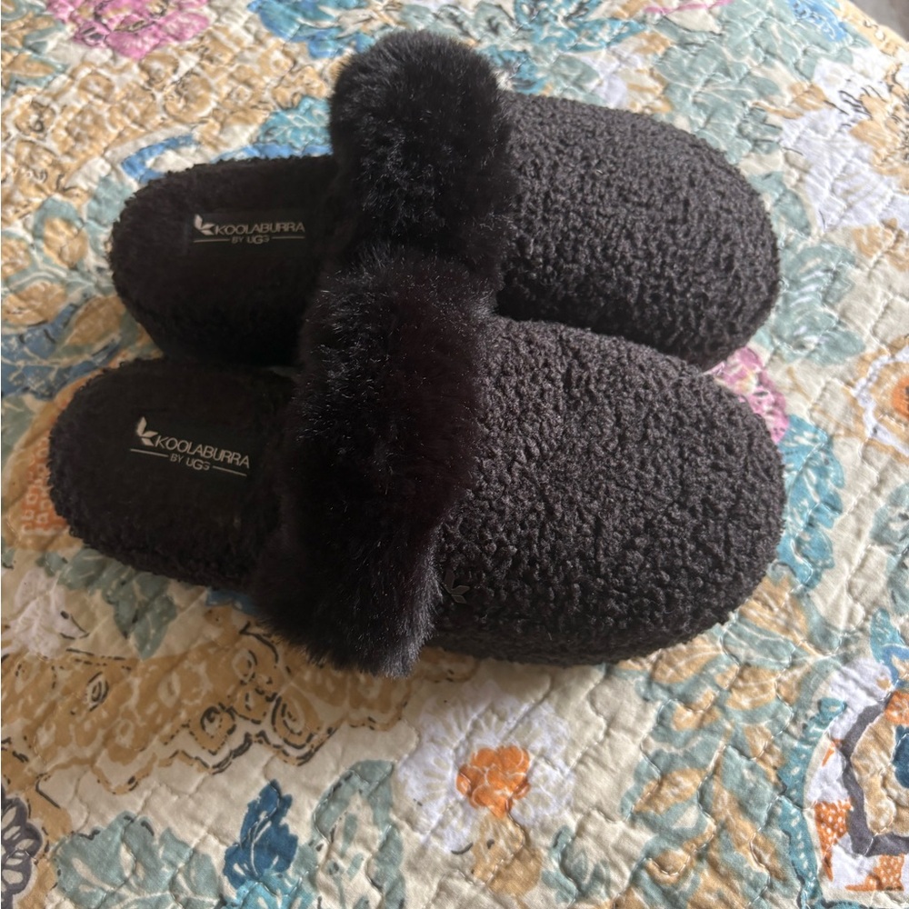 Koolaburra UGG Fuzzy Black Slippers